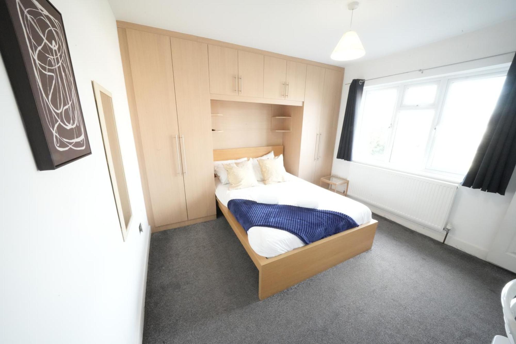 The Great Airport Place-Private Bedrooms With Private Bathroom-1 Bus To Heathrow Airport-5 Minutes By Car- Helpful Advice From Our Team Harmondsworth Esterno foto